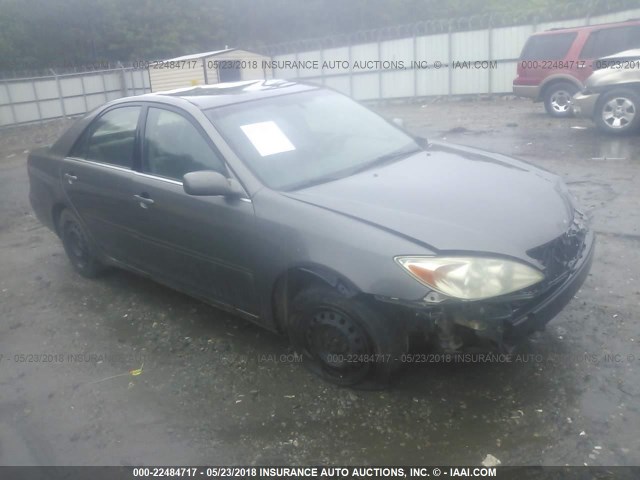 4T1BE32K72U539670 - 2002 TOYOTA CAMRY LE/XLE/SE ოქროსფერი ფოტო 1