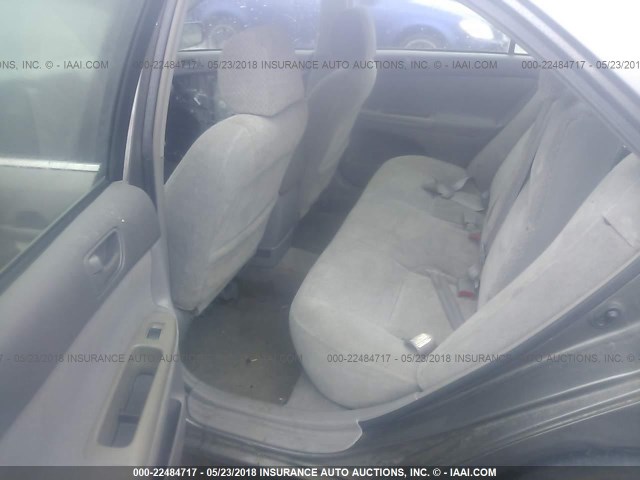 4T1BE32K72U539670 - 2002 TOYOTA CAMRY LE/XLE/SE ოქროსფერი ფოტო 8