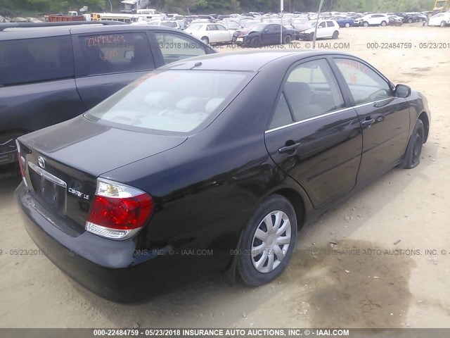 4T1BE32K45U386637 - 2005 TOYOTA CAMRY LE/XLE/SE შავი ფოტო 4