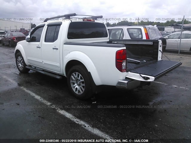 1N6AD0EV0BC429585 - 2011 NISSAN FRONTIER S/SV/SL/PRO-4X WHITE photo 3