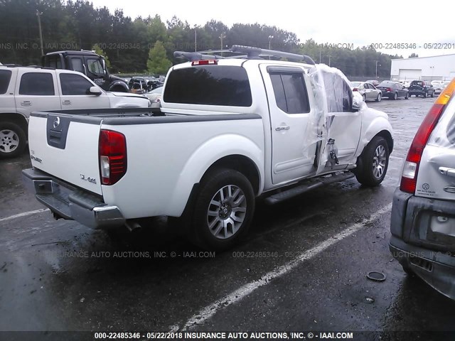 1N6AD0EV0BC429585 - 2011 NISSAN FRONTIER S/SV/SL/PRO-4X WHITE photo 4