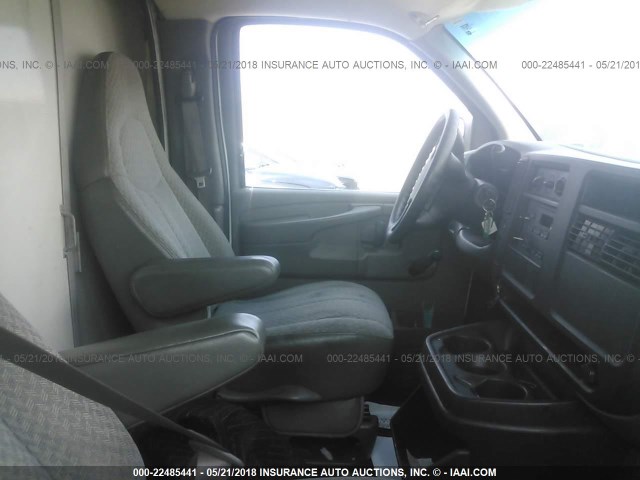 1GBHG31U141183642 - 2004 CHEVROLET EXPRESS G3500  Unknown photo 5