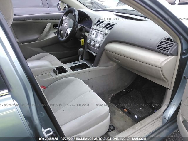 4T1BF3EK1AU548274 - 2010 TOYOTA CAMRY SE/LE/XLE ტალღისფერი ფოტო 5