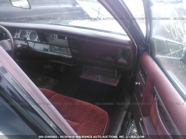 1C3BC56D9GF156119 - 1986 CHRYSLER LEBARON 黑色 照片 5