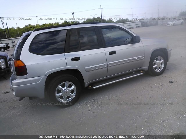 1GKDS13S242207678 - 2004 GMC ENVOY SILVER photo 4