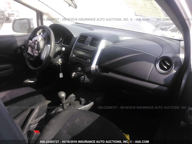 3N1CE2CP4EL429349 - 2014 NISSAN VERSA NOTE S/S PLUS/SV/SL SILVER photo 5