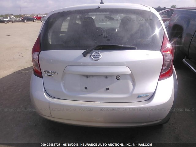 3N1CE2CP4EL429349 - 2014 NISSAN VERSA NOTE S/S PLUS/SV/SL SILVER photo 6