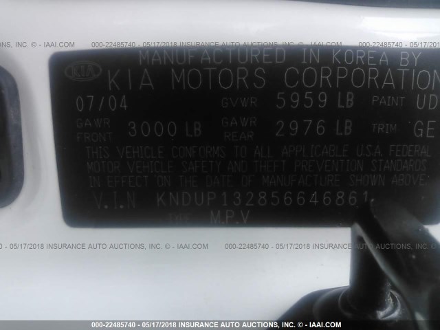 KNDUP132856646861 - 2005 KIA SEDONA EX/LX WHITE photo 9