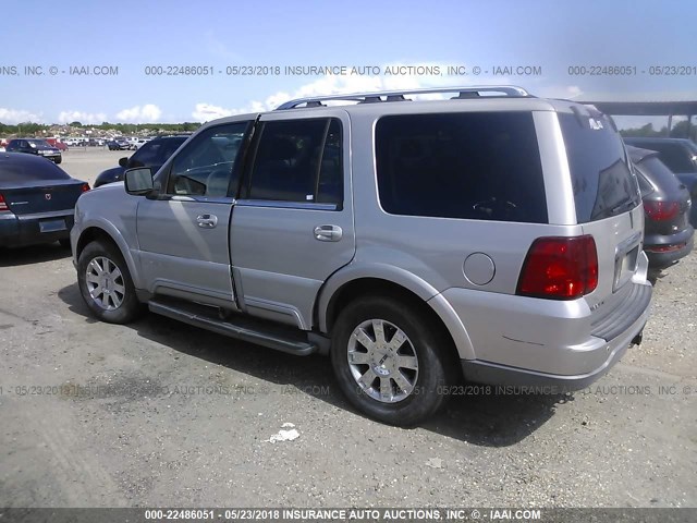 5LMFU27R24LJ11628 - 2004 LINCOLN NAVIGATOR 银色 照片 3