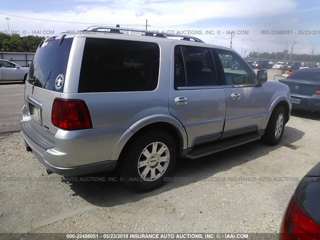 5LMFU27R24LJ11628 - 2004 LINCOLN NAVIGATOR 银色 照片 4