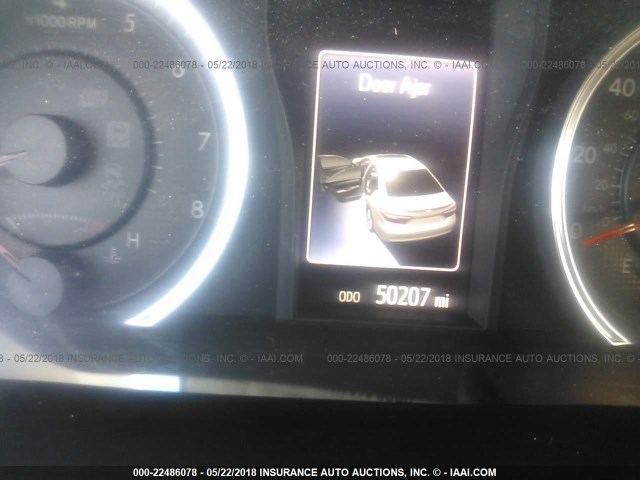 4T1BF1FK6GU228315 - 2016 TOYOTA CAMRY LE/XLE/SE/XSE SILVER photo 7