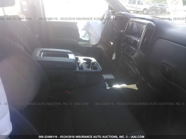 1GCVKREH0HZ320056 - 2017 CHEVROLET SILVERADO K1500 LT GRAY photo 5