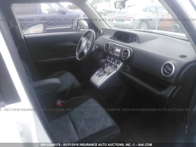 JTLZE4FE9DJ033487 - 2013 TOYOTA SCION XB თეთრი ფოტო 5