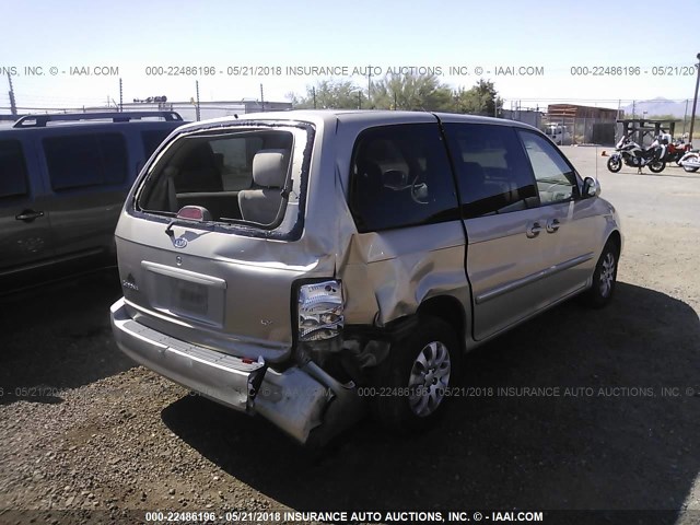 KNDUP132356740663 - 2005 KIA SEDONA EX/LX SILVER photo 4