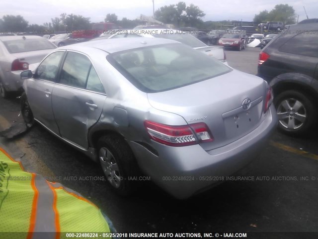 4T4BF3EKXBR140167 - 2011 TOYOTA CAMRY SE/LE/XLE SILVER photo 3