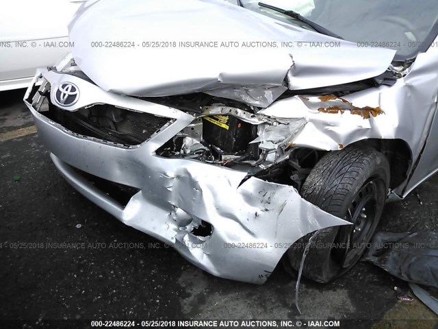 4T4BF3EKXBR140167 - 2011 TOYOTA CAMRY SE/LE/XLE SILVER photo 6