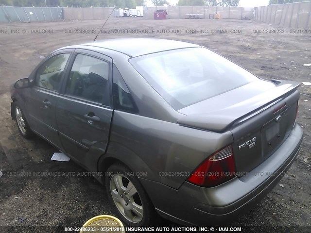 1FAHP34N57W164718 - 2007 FORD FOCUS ZX4/S/SE/SES GRAY photo 3