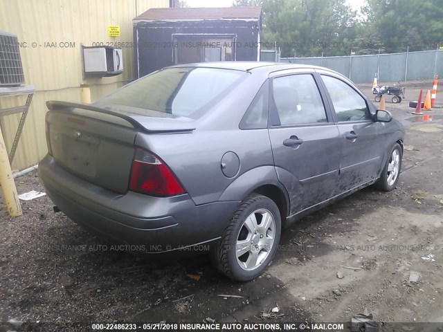 1FAHP34N57W164718 - 2007 FORD FOCUS ZX4/S/SE/SES 灰色 照片 4