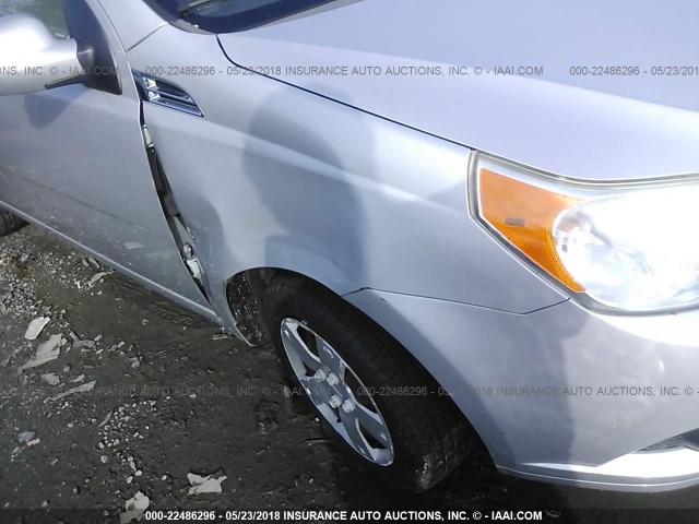 KL1TD66E59B652838 - 2009 CHEVROLET AVEO LS/LT SILVER photo 6