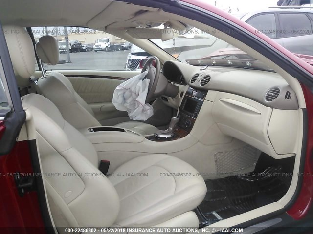 WDBTK56F89T103418 - 2009 MERCEDES-BENZ CLK 350 RED photo 5