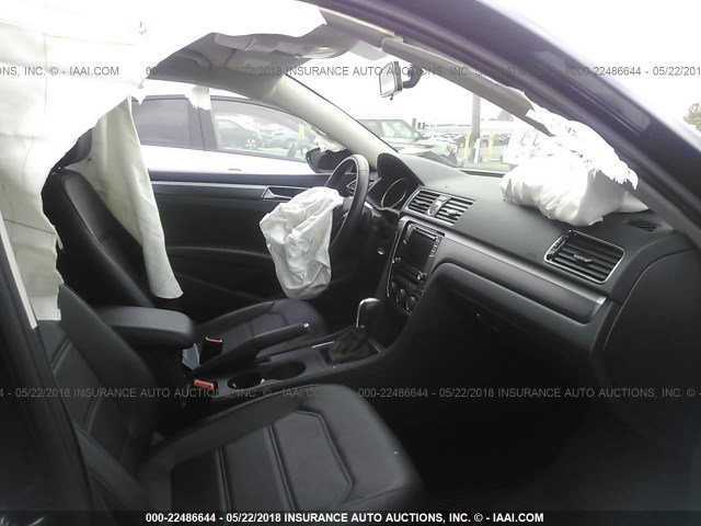 1VWDT7A32HC080189 - 2017 VOLKSWAGEN PASSAT R-LINE Qara foto 5