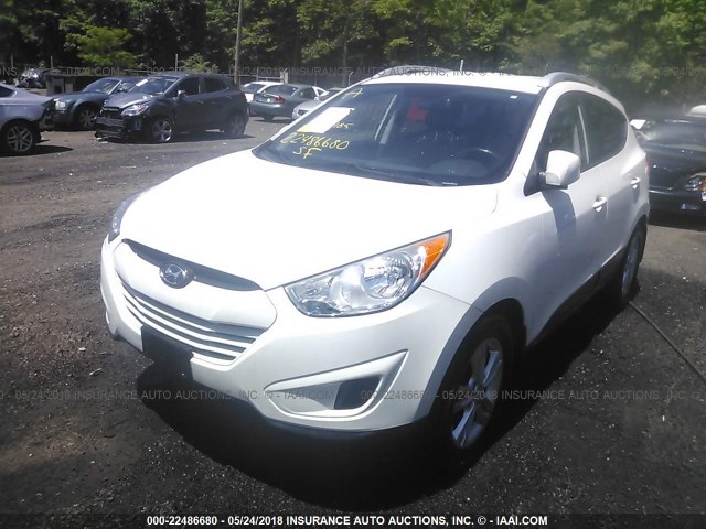 KM8JU3AC8AU085128 - 2010 HYUNDAI TUCSON GLS/LIMITED WHITE photo 2