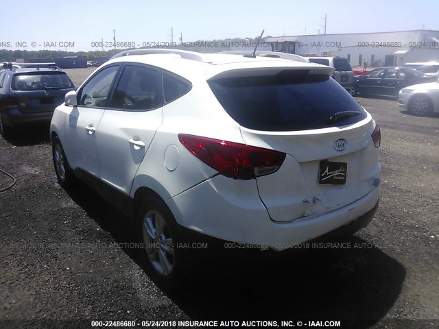 KM8JU3AC8AU085128 - 2010 HYUNDAI TUCSON GLS/LIMITED WHITE photo 3