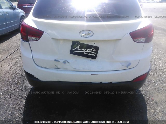 KM8JU3AC8AU085128 - 2010 HYUNDAI TUCSON GLS/LIMITED WHITE photo 6