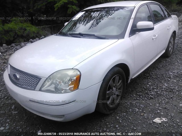 1FAHP24167G147573 - 2007 FORD FIVE HUNDRED SEL WHITE photo 2