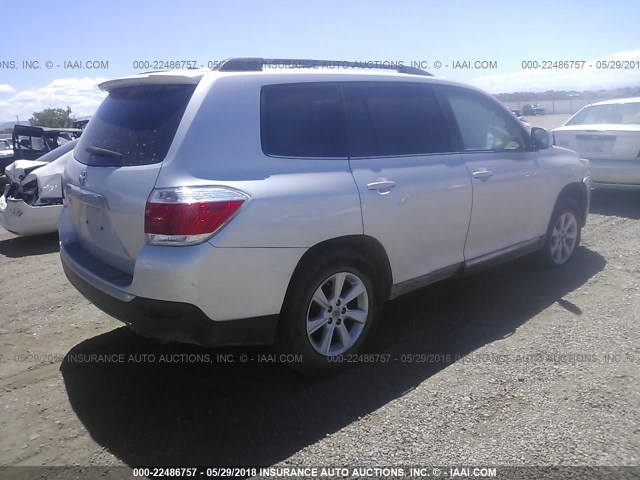 5TDZK3EHXCS050116 - 2012 TOYOTA HIGHLANDER SE SILVER photo 4