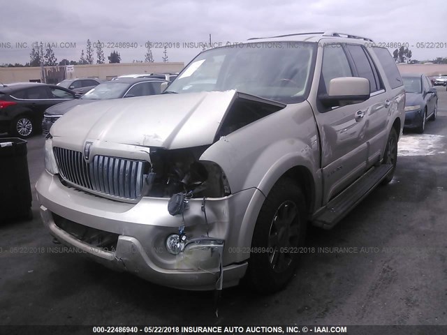 5LMFU28R94LJ29915 - 2004 LINCOLN NAVIGATOR GOLD photo 2