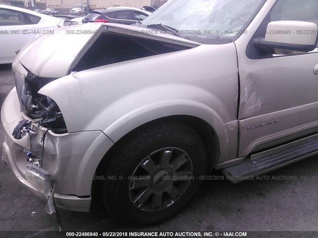 5LMFU28R94LJ29915 - 2004 LINCOLN NAVIGATOR GOLD photo 6