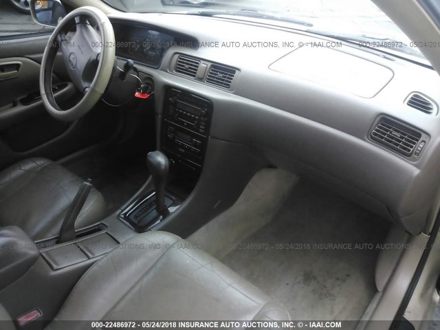 4T1BF28K21U121353 - 2001 TOYOTA CAMRY LE/XLE Kahverengi fotoğraf 5
