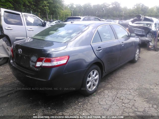 4T1BF3EKXBU672013 - 2011 TOYOTA CAMRY SE/LE/XLE GRAY photo 4