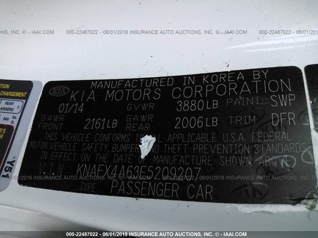 KNAFX4A63E5209207 - 2014 KIA FORTE LX WHITE photo 9