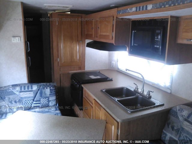 4X4TRLY2X6D090442 - 2006 FOREST RIVER CAMPER  WHITE photo 8