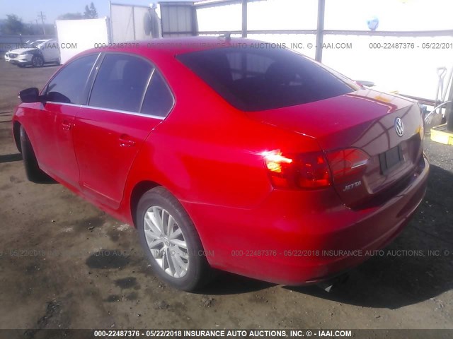 3VWLZ7AJ3BM379818 - 2011 VOLKSWAGEN JETTA SEL RED photo 3