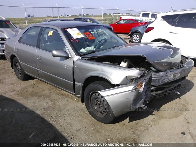 JT2BG22K5V0062038 - 1997 TOYOTA CAMRY LE/XLE BEIGE photo 1