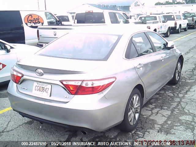 4T1BF1FK5HU401503 - 2017 TOYOTA CAMRY LE/XLE/SE/XSE SILVER photo 1