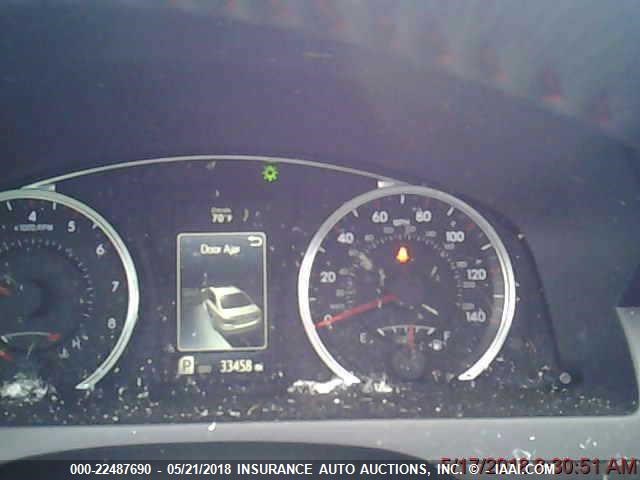 4T1BF1FK5HU401503 - 2017 TOYOTA CAMRY LE/XLE/SE/XSE SILVER photo 4