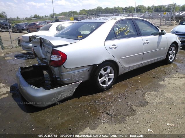 4T1BF32KX3U564125 - 2003 TOYOTA CAMRY LE/XLE/SE SILVER photo 4