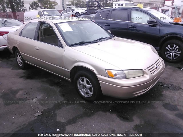 JT2BG28K0X0367456 - 1999 TOYOTA CAMRY LE/XLE GOLD photo 1