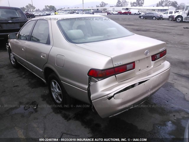 JT2BG28K0X0367456 - 1999 TOYOTA CAMRY LE/XLE GOLD photo 3