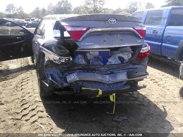 4T1BF1FK8FU912362 - 2015 TOYOTA CAMRY LE/XLE/SE/XSE ნაცრისფერი ფოტო 6