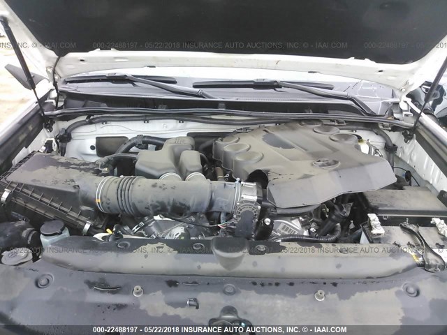 JTEBU5JR1G5377940 - 2016 TOYOTA 4RUNNER SR5 PREM/LTDL/TRAIL/TRD WHITE photo 10