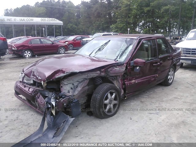 YV1LS5531W1418622 - 1998 VOLVO S70 BURGUNDY photo 2