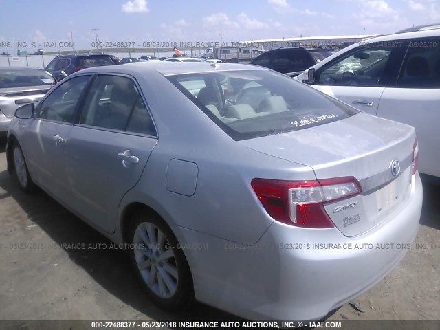 4T1BD1FK0CU019863 - 2012 TOYOTA CAMRY HYBRID/LE/XLE 银色 照片 3