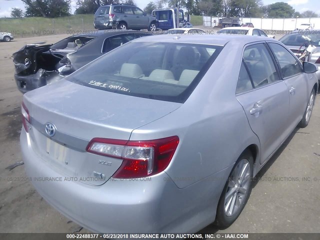 4T1BD1FK0CU019863 - 2012 TOYOTA CAMRY HYBRID/LE/XLE 银色 照片 4