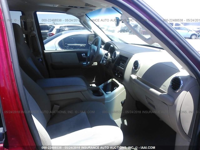 1FMRU15W73LC04078 - 2003 FORD EXPEDITION XLT წითელი ფოტო 5