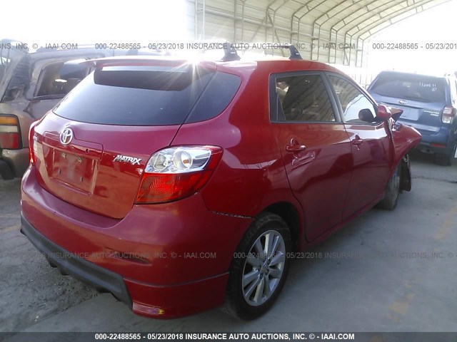 2T1KU4EE7AC379529 - 2010 TOYOTA COROLLA MATRIX  RED photo 4